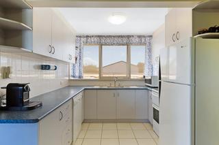 Residence kitchen (2015-04-22)