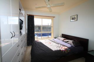 Flat Bedroom (2013-06-11)