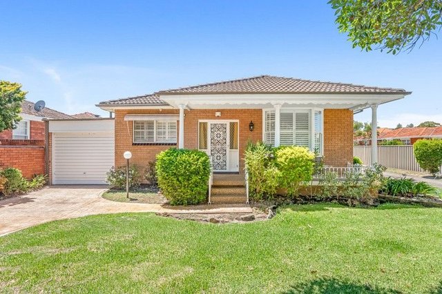 1/68 Chuter Ave, NSW 2217