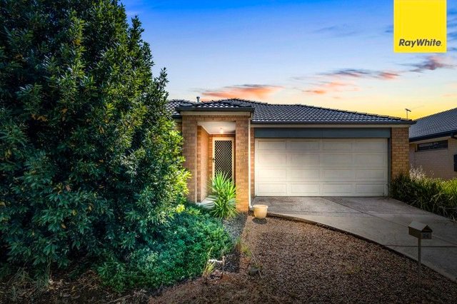 24 Arnolds Creek Boulevard, VIC 3337