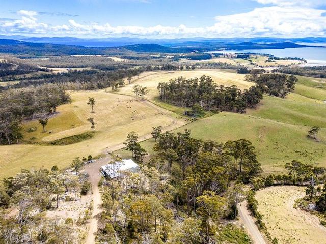 "Top of the Hill" 475 Saltwater River Road, TAS 7186