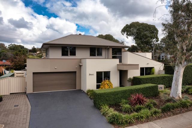 7 MacLaurin Crescent, ACT 2606