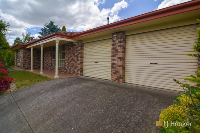 15 Blackett Drive, NSW 2845