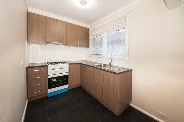 2/29 Rothschild Street, VIC 3163