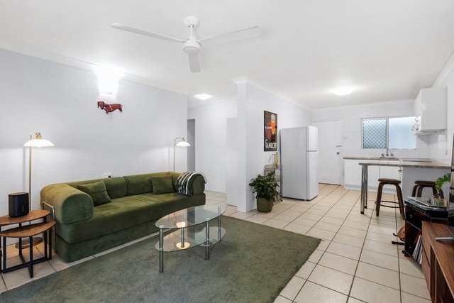 1/282 Lake Street, QLD 4870