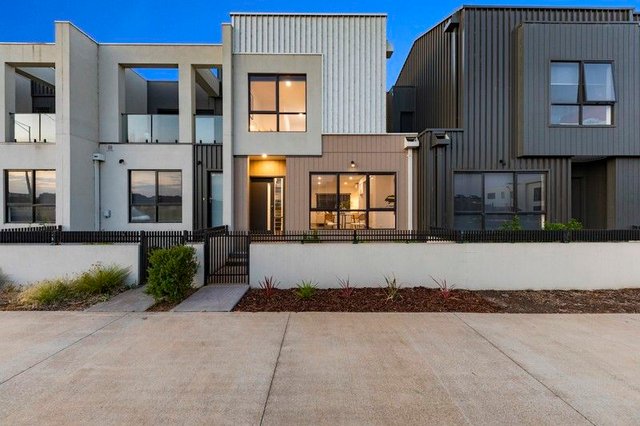 9 Travertine Loop, VIC 3806