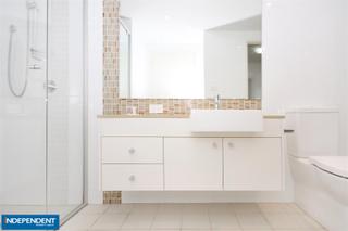 Bathroom (2012-04-24)