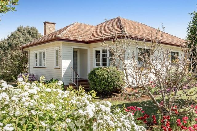 16 Lydwin Crescent, QLD 4350