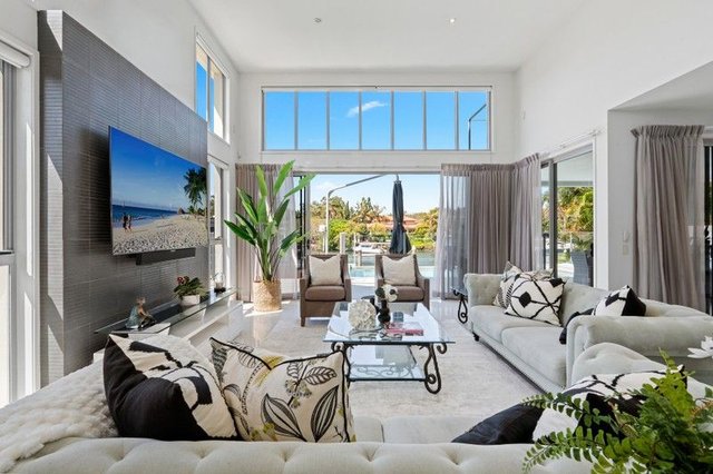 8 Binda Place, QLD 4217