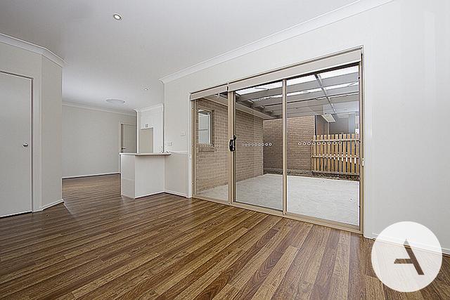 5 Annie Douglas St, ACT 2913