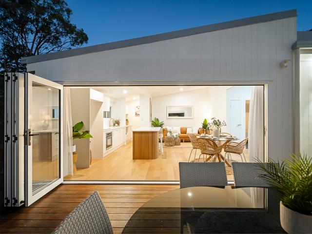4 Nealdon Street, QLD 4121
