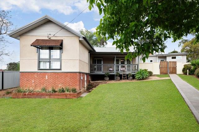 2 Lachlan Place, NSW 2560