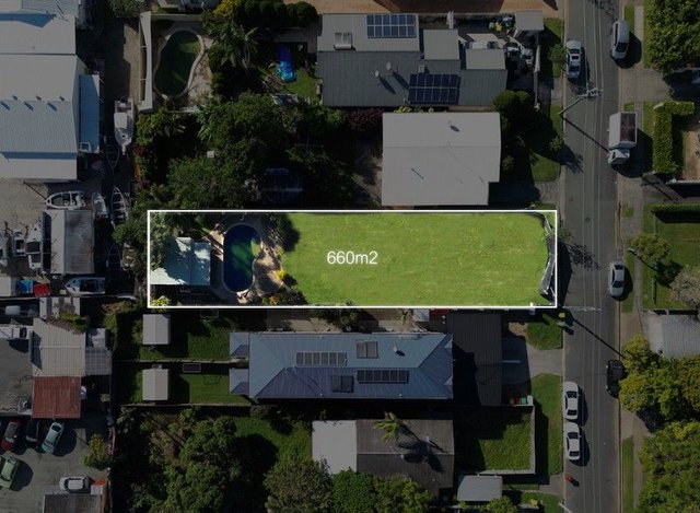 11 Nevenia Street, QLD 4215