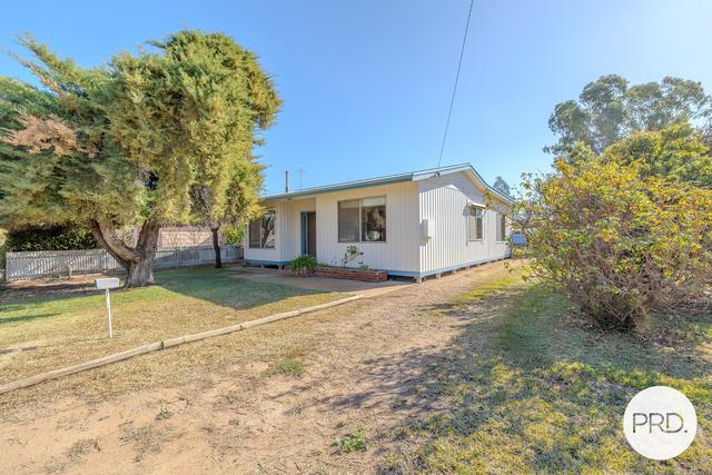 35 Helena Street, NSW 2648