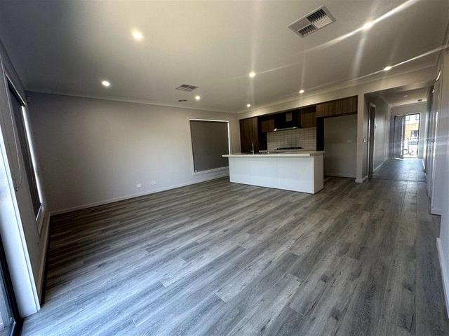 10 Fangorn St, VIC 3978