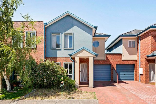 17 Balerno Circle, VIC 3043