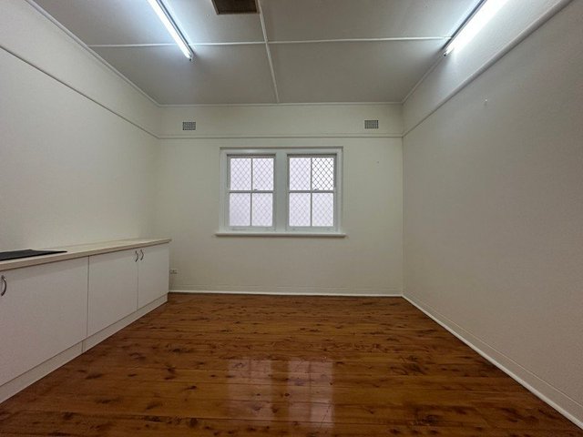 8 Park Rd., NSW 2220
