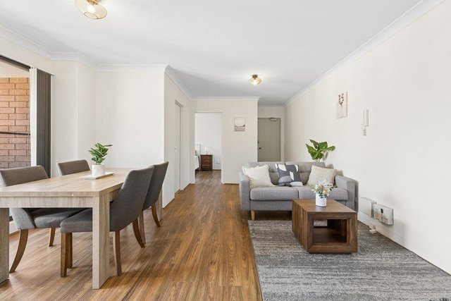 33/142 Moore Street, NSW 2170