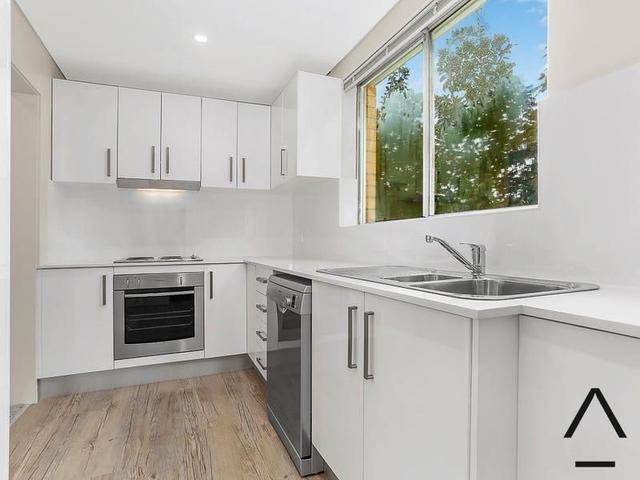 2/10 Bishops Avenue, NSW 2031