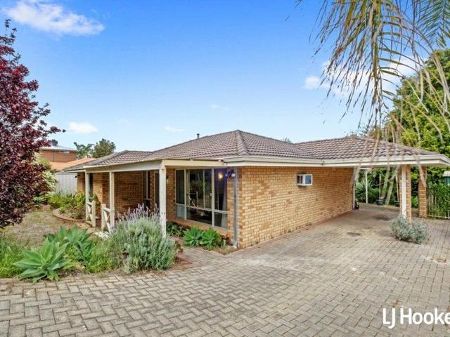 28 Treetop Cir, WA 6155