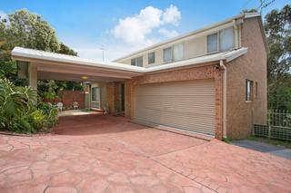 Double Remote Garage & Carport & Off Street Parking