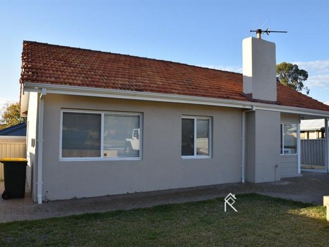 32 Fermaner Street, WA 6018