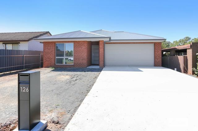 126 Larmer Street, NSW 2643