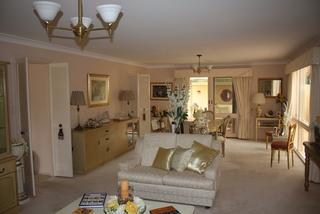 Formal lounge/dining