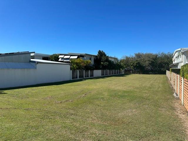 8 Marina Beach Parade, QLD 4740