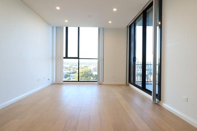 703/7 Maple Tree Road, NSW 2145