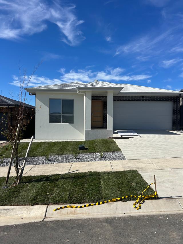 27 Appleberry Road, NSW 2620