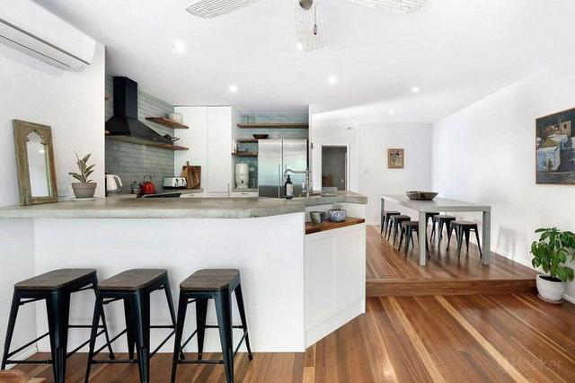 2/27 Victor Avenue, QLD 4216