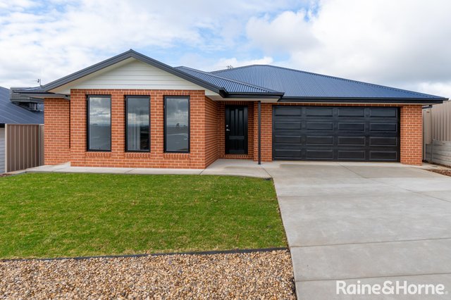 1 Stretton Way, NSW 2650