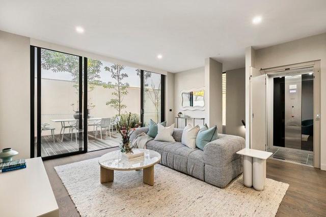 TH4 & 16/4 Barenya Court, VIC 3101