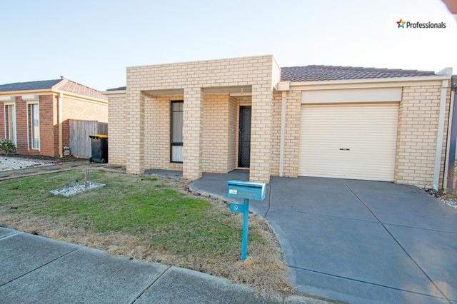 9 Tandara Cct, VIC 3337