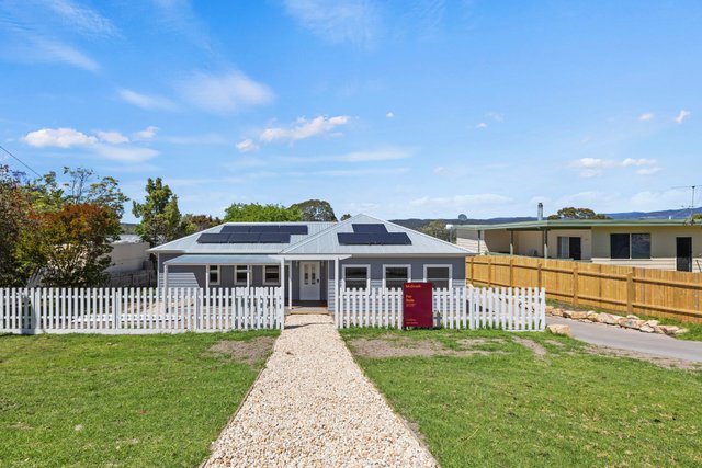 10 Brunker Street, NSW 2549