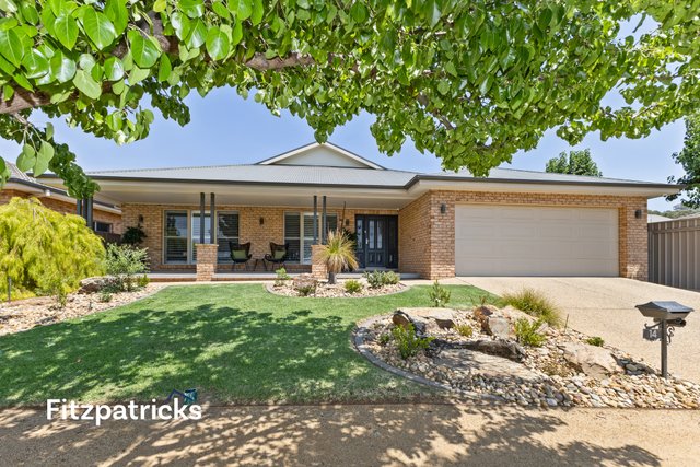 14 Hamersley Place, NSW 2650