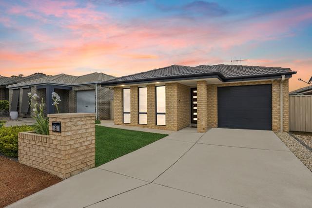 8 Dunk Street, ACT 2913