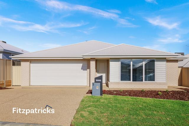 5 Sargood Way, NSW 2650