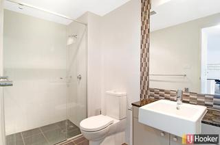 Bathroom (2011-12-15)