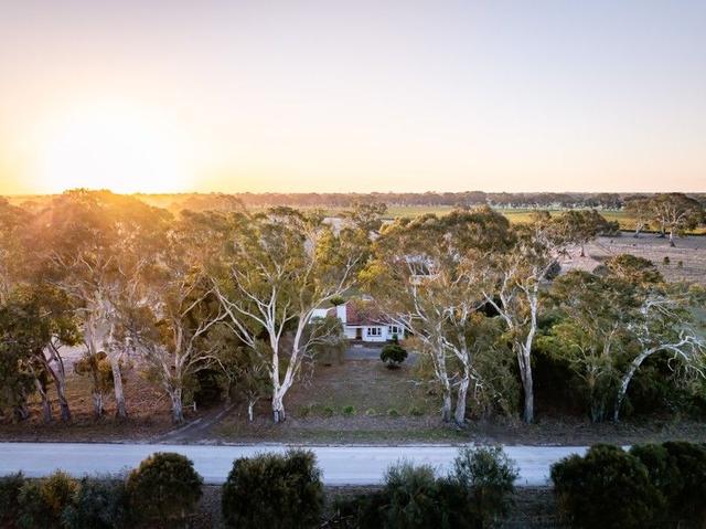 437 Old Comaum Rd, SA 5277