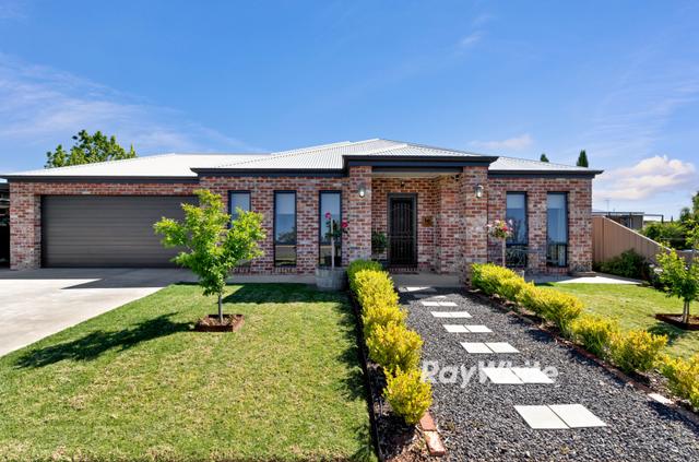 14 Garreffa Parade, NSW 2737