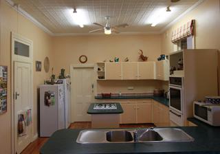 Kitchen (2011-10-13)