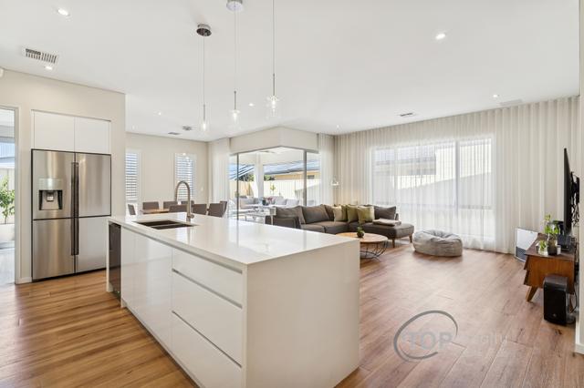 20A Riga Crescent, WA 6155