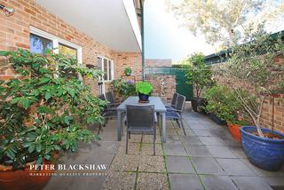 Rear courtyard (2017-05-25)