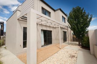 Rear Courtyard (2013-03-13)