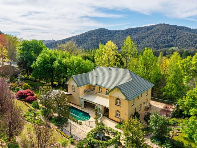 1B Barberry Court, VIC 3741