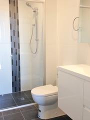 Bathroom (2016-10-19)