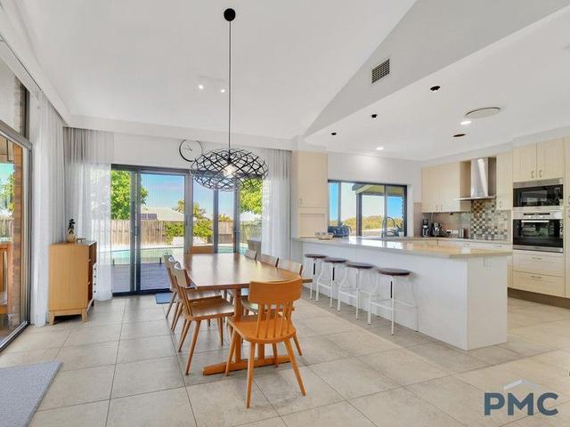 5 Emerald Court, QLD 4069