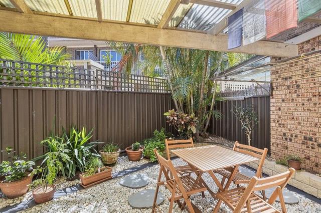 2/15 Henley  Road, NSW 2515